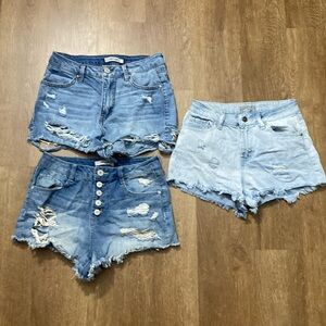 Bundle of 3 Jean shorts refuge size 4 regular size 5 or 27
